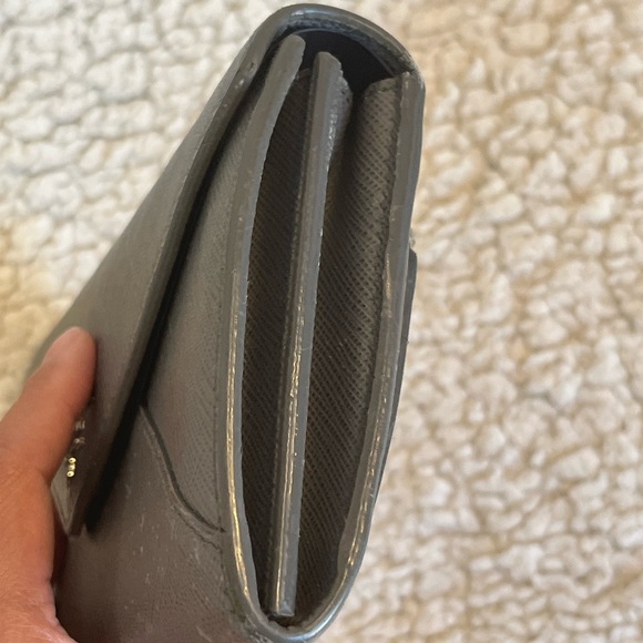 Authentic PRADA Envelope wallet in Saffiano leather - Picture 6 of 16